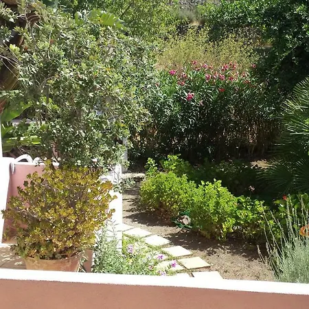 Salina Acroeoliano Monolocali In Villa Leni